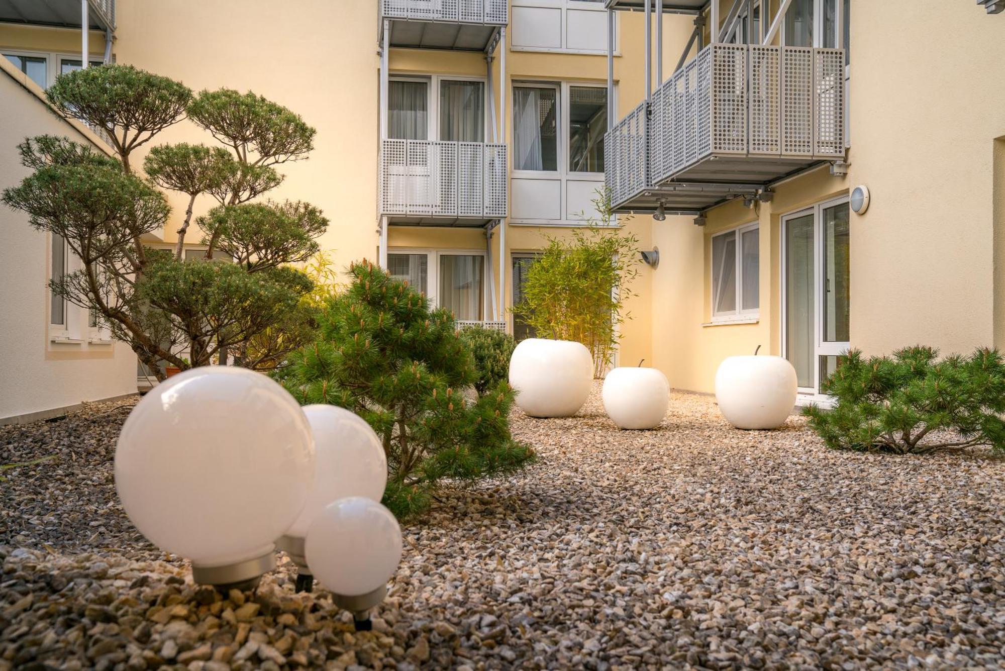 Airporthotel Residenz Steinenbronn Exterior foto